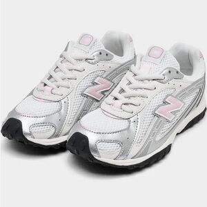 New Balance 204L Silver and Pink Sneakers